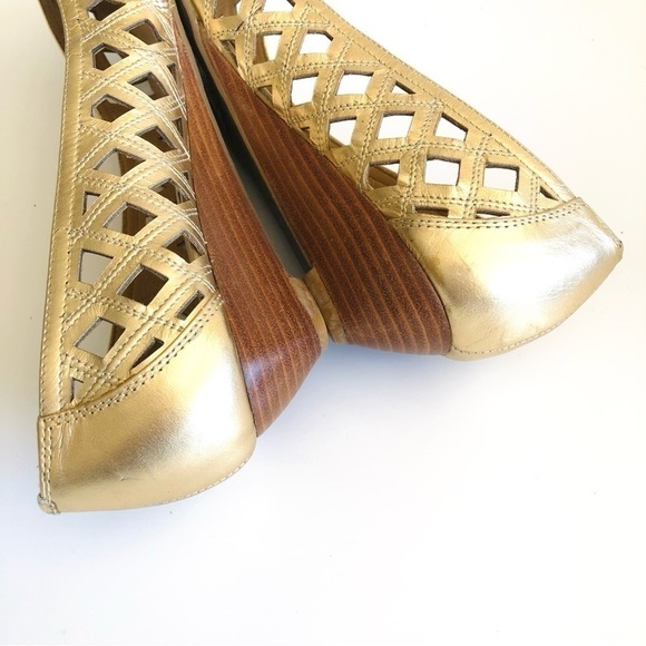 Kenneth Cole Reaction Peek Peek Perforated Wedges - Picture 12 of 15